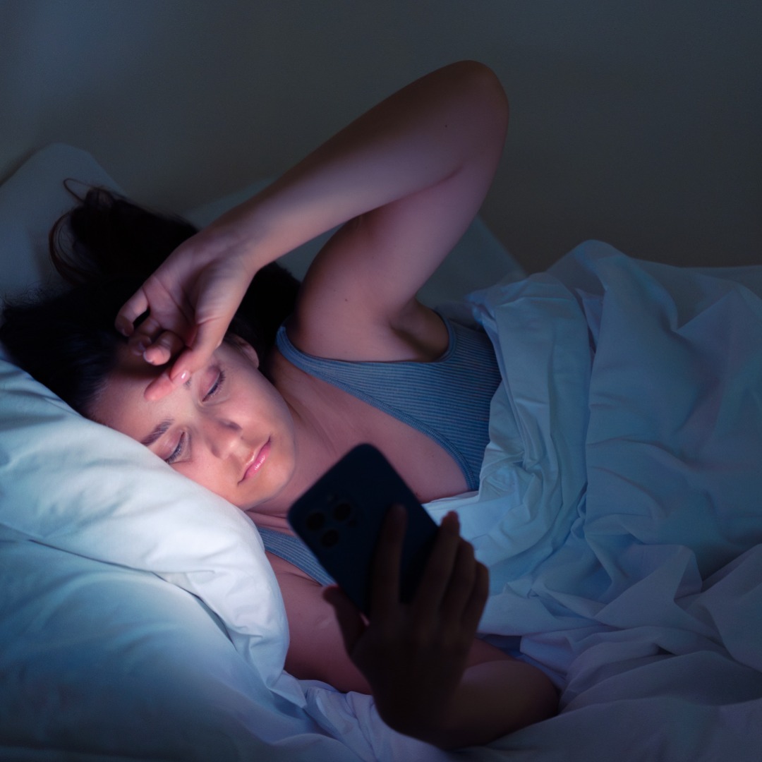 O que você pensa antes de dormir influencia seu sono? Ciência responde